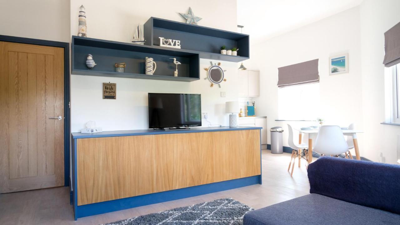 Intimate Entire Flat 9-Min Walk To Boscombe Beach Bournemouth Buitenkant foto