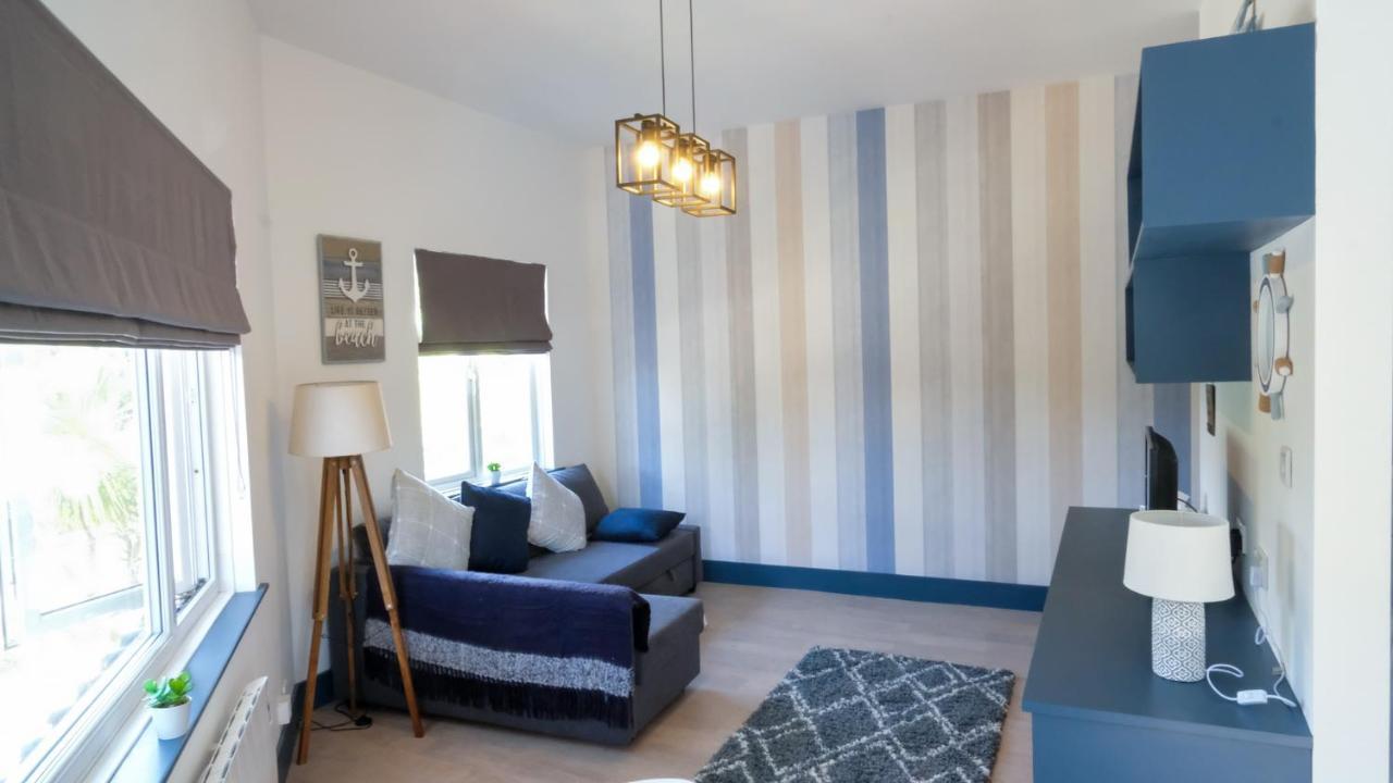 Intimate Entire Flat 9-Min Walk To Boscombe Beach Bournemouth Buitenkant foto